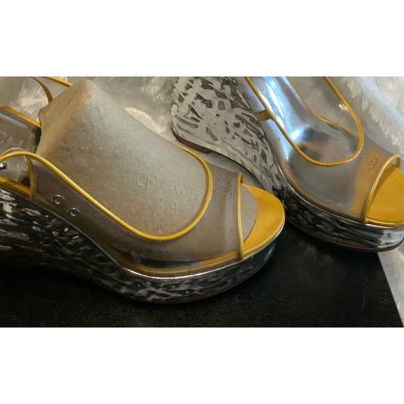 Chanel Enamel Platform Heels Size 38.5 - Picture 7 of 11